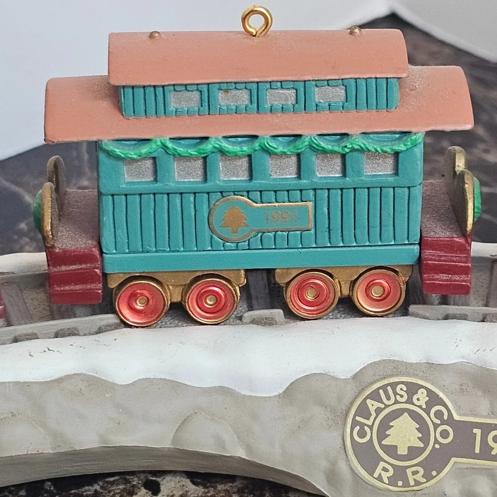 Vintage 1991 Hallmark Claus & Co RR Train Ornament Set with Snowy Track Display